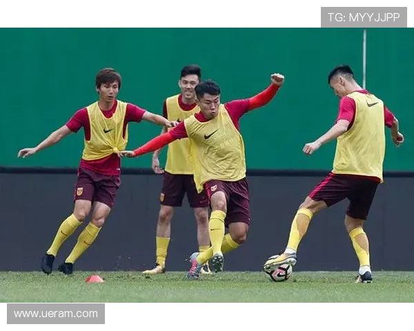 世界杯热身赛精彩纷呈 中国足球队迎战强敌备战新赛季