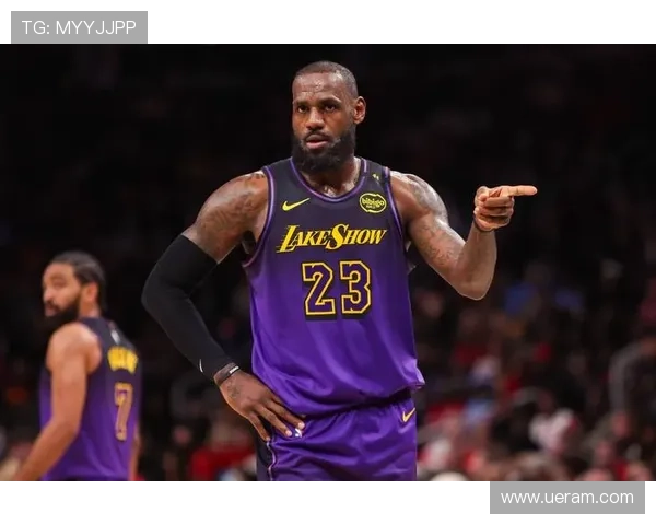 湖人队新赛季目标明确 詹姆斯带领年轻球员冲击总冠军